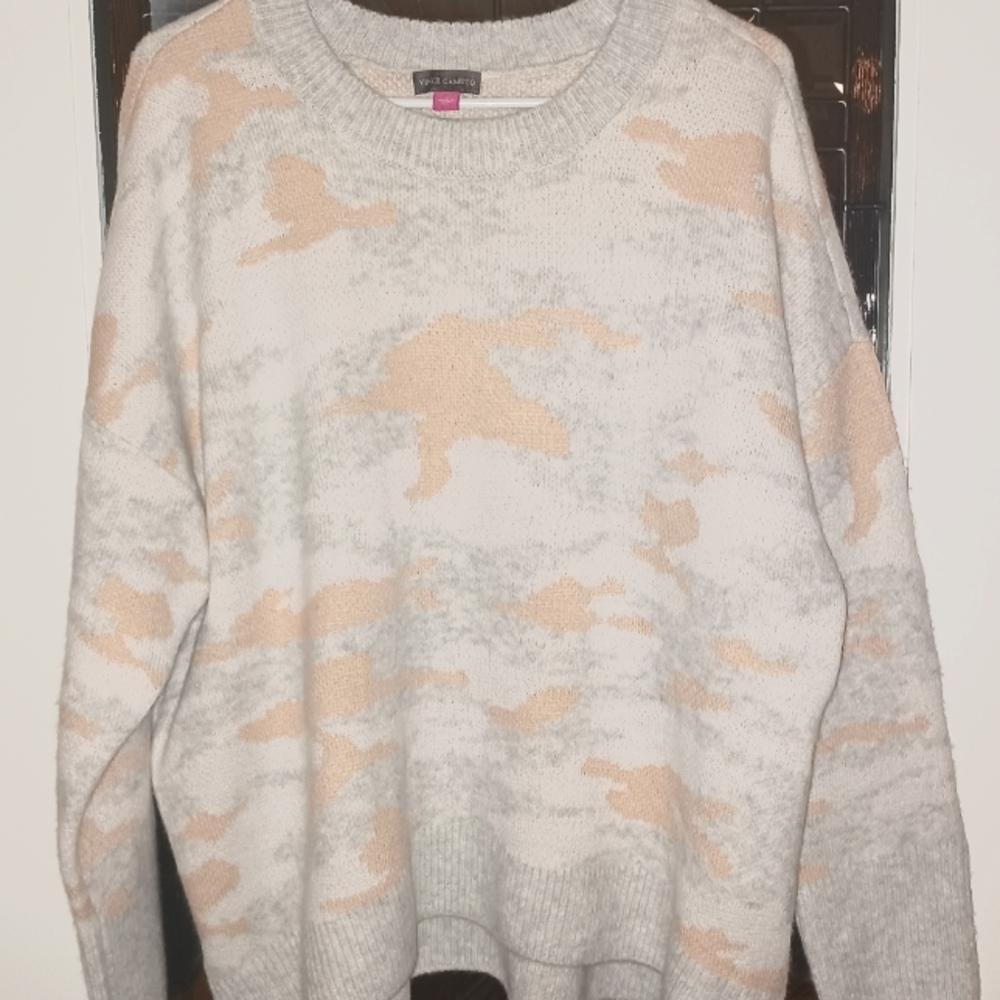 NWT Vince Camuto sweater